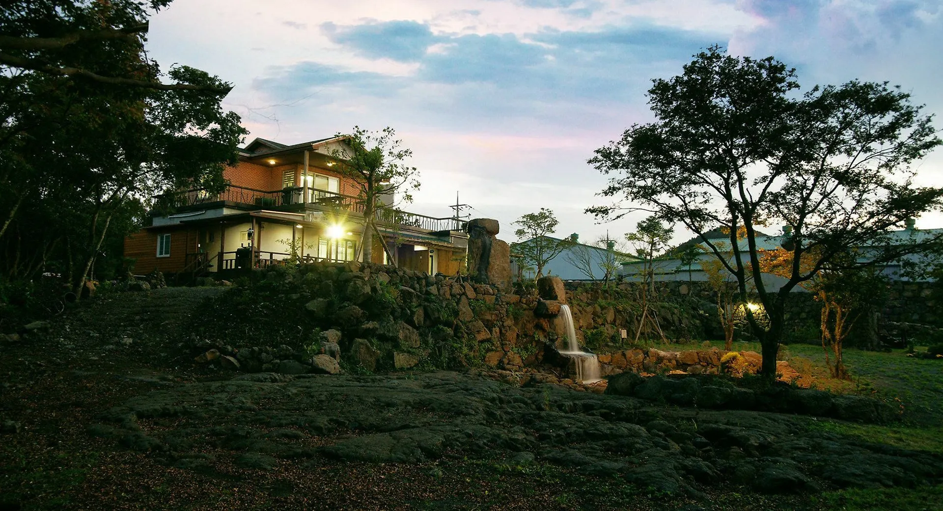 Gotjawal Geomunoreum Pension Jeju Holiday home